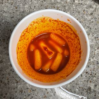 유비쿡 컵떡볶이 매운컵떡볶이2개/ 짜장컵떡볶이 2개  총 4개세트 — 4점을 준 리뷰어가 2021년 3월 올린 사용 사진