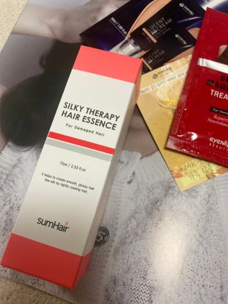 썸헤어 / SUMHAIR 썸헤어 실키 테라피 헤어 에센스 — 4점을 준 리뷰어가 2021년 5월 올린 사용 사진