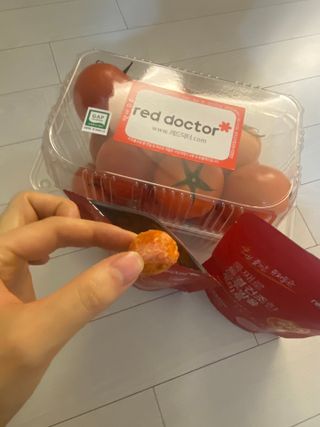 레드닥터 완숙토마토 + 통째로 동결건조한 대추방울토마토 — 5점을 준 리뷰어가 2022년 12월 올린 사용 사진