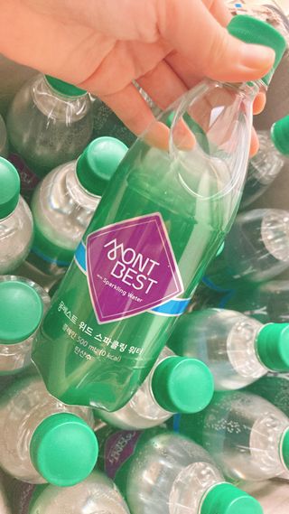몽베스트 Montbest with Sparkling water Plain 20병 — 4점을 준 리뷰어가 2022년 6월 올린 사용 사진