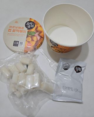 나우  [요리궁리] B타입 ( 매콤, 치즈, 매콤까르보 ) 꽃떡볶이 6개입 세트 — 5점을 준 리뷰어가 2025년 3월 올린 사용 사진