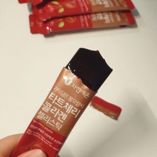 자연에온 가득담은 몽모랑시 타트체리 콜라겐 젤리스틱 — 4.5점을 준 리뷰어가 2021년 1월 올린 사용 사진