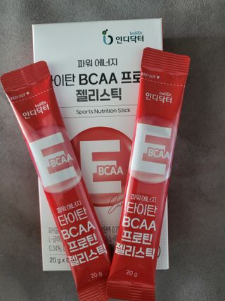 [인디닥터] 타이탄 BCAA 프로틴 젤리스틱 — 5점을 준 리뷰어가 2022년 5월 올린 사용 사진