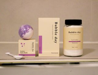 버블데이 아로마/과일 거품 입욕제 — 5점을 준 리뷰어가 2021년 7월 올린 사용 사진