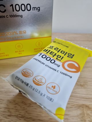 서울약사신협 프리미엄 비타민C 1,000mg_2.5g x 50포 — 5점을 준 리뷰어가 2021년 9월 올린 사용 사진