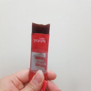 [인디닥터] 타이탄 BCAA 프로틴 젤리스틱 — 5점을 준 리뷰어가 2022년 5월 올린 사용 사진