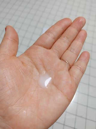 리더스코스메틱 리더스 카밍 바이오틱스 에센스 워터 — 5점을 준 리뷰어가 2021년 5월 올린 사용 사진