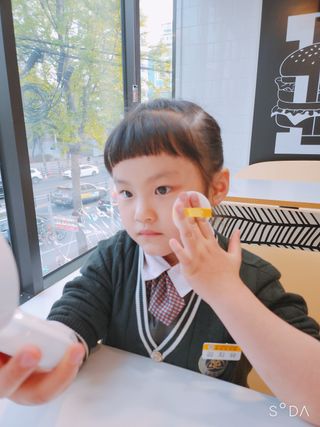 소이베베X신비아파트 모이스쳐 선팩트 SPF50+ PA+++ — 5점을 준 리뷰어가 2023년 4월 올린 사용 사진