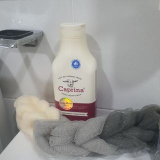 카프리나 프레쉬 산양밀크 어메이징 바디워시 500ml (오리지널향) — 5점을 준 리뷰어가 2023년 5월 올린 사용 사진