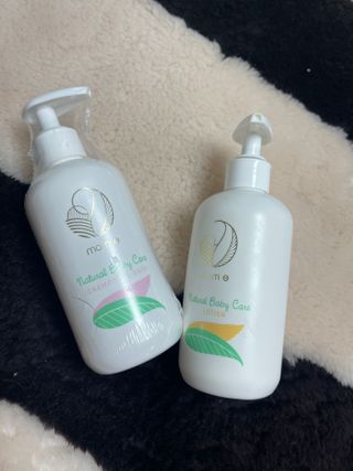 mom e 맘이 내추럴 베이비 케어 샴푸앤바스+로션 — 4점을 준 리뷰어가 2021년 1월 올린 사용 사진
