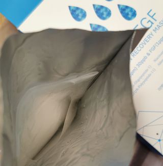 Dr.느루벗 느루벗 EGF FGF 스킨 리커버리 마스크 10장 — 5점을 준 리뷰어가 2021년 3월 올린 사용 사진