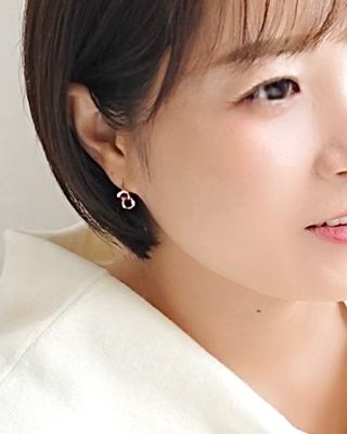 [윙블링] 14k post 누노 더블 체인 베이직 원터치 링귀걸이 — 4점을 준 리뷰어가 2025년 1월 올린 사용 사진