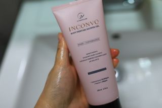 오투에니원 인컨보 바디 퍼퓸 샤워 젤 200ml — 5점을 준 리뷰어가 2023년 2월 올린 사용 사진
