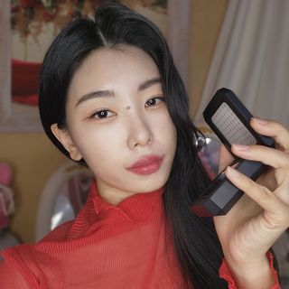 LEDi:Y(레이디) 에임텍 LED 뷰티디바이스 Ledi-y 레이디 — 5점을 준 리뷰어가 2023년 2월 올린 사용 사진