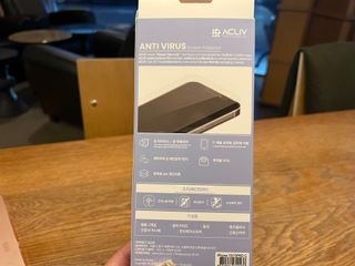 아클리브 Premium 항균 항바이러스 액정 보호필름(iPhone) — 4점을 준 리뷰어가 2022년 1월 올린 사용 사진