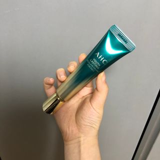 [NEW 탄력유턴 아이크림] AHC 유스 래스팅 리얼 아이크림 포 페이스 — 5점을 준 리뷰어가 2021년 1월 올린 사용 사진