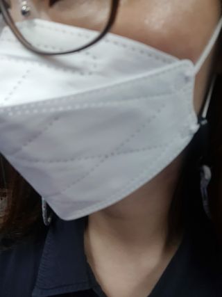 케이파이 나날마스크 [케이파이 나날] KF94 마스크 50매입 (개별포장) ,  여름에도 좋은 숨쉬기 편한 순수 국산 마스크 — 5점을 준 리뷰어가 2022년 6월 올린 사용 사진