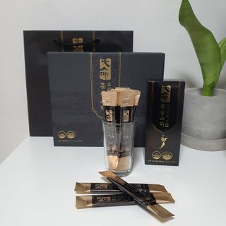 헬스업_천명진프리미엄홍삼스틱_10ml x 30포 — 5점을 준 리뷰어가 2021년 2월 올린 사용 사진