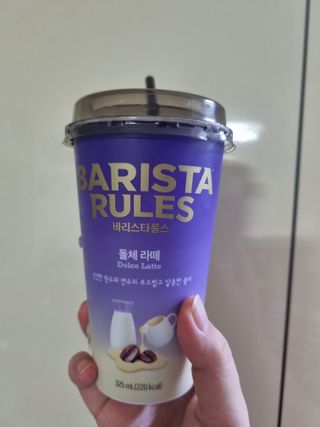 바리스타룰스 돌체 라떼 — 5점을 준 리뷰어가 2023년 4월 올린 사용 사진