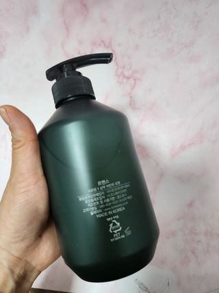 르핸스 퍼포밍 5 샴푸 비반트 포렛/베티버 포그 — 5점을 준 리뷰어가 2023년 2월 올린 사용 사진