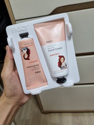 파시 FASCY 高保湿ハンドクリーム40ml+80ml セット — 5점을 준 리뷰어가 2021년 8월 올린 사용 사진