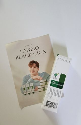 랑벨 랑바이오 블랙 시카 크림 50ml(블랙비 프로폴리스, 시카 4종, 판테놀 10 함유) — 5점을 준 리뷰어가 2022년 7월 올린 사용 사진