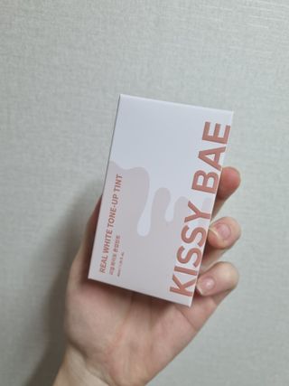 KISSY BAE 키시베이 키시베이 리얼화이트 톤업틴트 — 3점을 준 리뷰어가 2021년 9월 올린 사용 사진