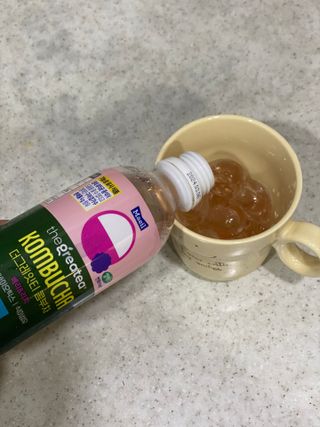 더그레잇티 콤부차 [매일유업] 더그레잇티 44kcal 콤부차 300ml *12개입 (오리지널 6개+베리리치 6개) — 5점을 준 리뷰어가 2023년 7월 올린 사용 사진
