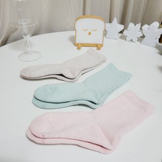 [사이즈가 있는 양말 필로이]여자 순면 통파일 꿀잠 수면 양말【 S, M, L 】3가지 사이즈_컬러 랜덤 3족 — 5점을 준 리뷰어가 2022년 10월 올린 사용 사진