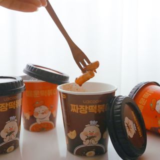 유비쿡 컵떡볶이 매운컵떡볶이2개/ 짜장컵떡볶이 2개  총 4개세트 — 5점을 준 리뷰어가 2021년 4월 올린 사용 사진