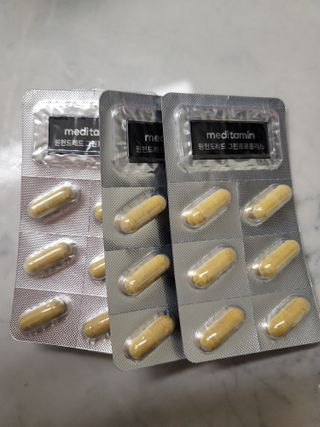 메디타민 원헌드레드 그린프로폴리스 — 5점을 준 리뷰어가 2021년 10월 올린 사용 사진