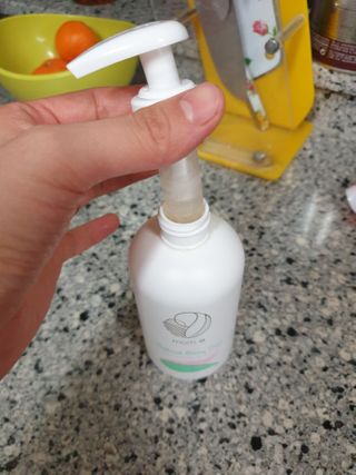 mom e 맘이 내추럴 베이비 케어 샴푸앤바스+로션 — 5점을 준 리뷰어가 2021년 1월 올린 사용 사진