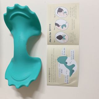 힐니스북 [힐마이넥]   거북목 통증완화를 위한 휴대용 목 안마기 — 4.5점을 준 리뷰어가 2022년 12월 올린 사용 사진