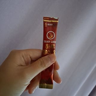힘내라김홍삼 하루홍삼정스틱 10g x 10포 — 5점을 준 리뷰어가 2021년 4월 올린 사용 사진