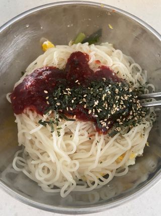 [한면원] 비빔국수 2인분 — 5점을 준 리뷰어가 2022년 7월 올린 사용 사진