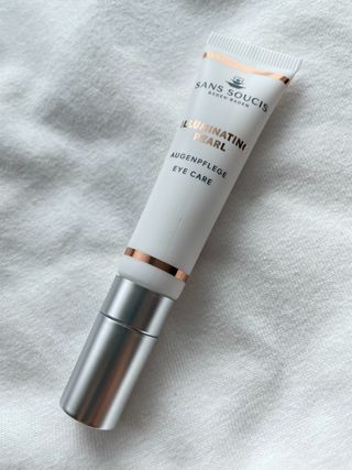 산수시 일루미네이팅 펄 영양 다크서클 스틱 아이 크림 케어 15ml — 4.5점을 준 리뷰어가 2021년 6월 올린 사용 사진