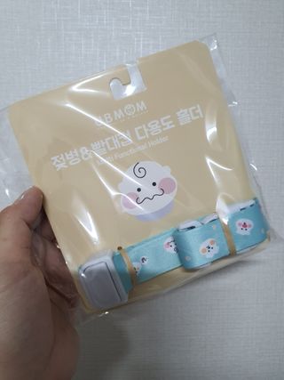 유비맘 젖병 빨대컵 다용도 홀더 1+1 _ 컬러 랜덤 발송 — 5점을 준 리뷰어가 2021년 1월 올린 사용 사진