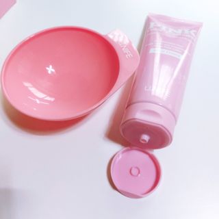 [유니프] 헤어 샤이니 핑크 컬러 트리트먼트240g — 5점을 준 리뷰어가 2023년 11월 올린 사용 사진
