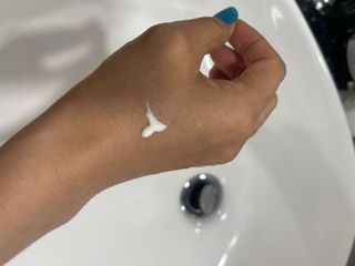프리마인 선크림만 바꿨을 뿐인데 매일 물 2L챙겨먹고 기초케어 완벽하게 한 물빛피부 완성,셀라브UV프로텍터 — 5점을 준 리뷰어가 2023년 7월 올린 사용 사진