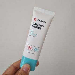 리더스코스메틱 리더스 카밍 바이오틱스 선 에센스 SPF 50+ PA++++ — 5점을 준 리뷰어가 2022년 6월 올린 사용 사진