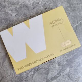 디오르 파인화이트 & 버닝레드 — 5점을 준 리뷰어가 2022년 1월 올린 사용 사진