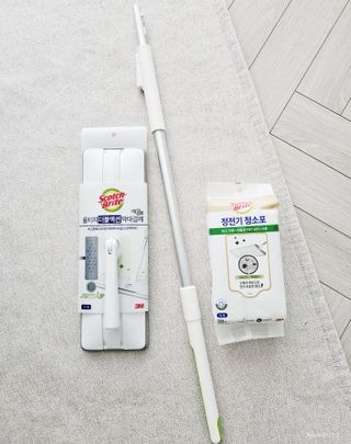 3M 스카치브라이트 재활용 PET 정전기청소포 대형 30매 (막대걸레 증정) — 5점을 준 리뷰어가 2023년 5월 올린 사용 사진