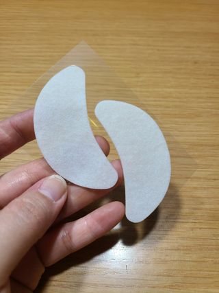 건강누리인터내셔날 레아라 다이아포스 슬리핑 아이패치 골드 & 물광 아이패치 [14회분/총 28매] — 5점을 준 리뷰어가 2022년 7월 올린 사용 사진