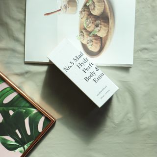 줄라이 모닝 _ JULY MORNING 줄라이모닝 하이드레이팅 퍼퓸드 바디앤핸드 에멀젼 — 5점을 준 리뷰어가 2021년 12월 올린 사용 사진