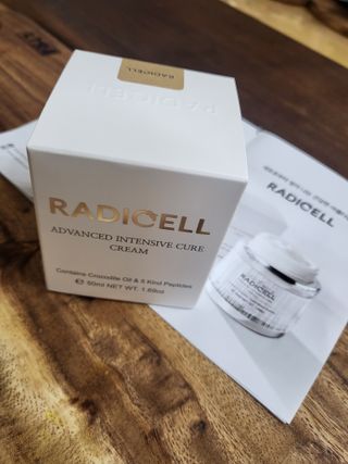 소담스퀘어 상암 라디셀 인텐시브 큐어 크림 50ml — 5점을 준 리뷰어가 2022년 11월 올린 사용 사진