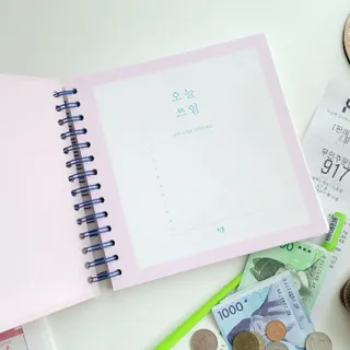 리훈 리뉴얼 오늘쓰임 가계부 용돈기입장 금전납출부 캐쉬북 만년 — 5점을 준 리뷰어가 2023년 3월 올린 사용 사진