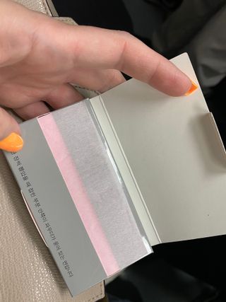 [갸스비] 메이크업은 그대로, 피지만 쏙 - BB킵 오일컨트롤 파우더 페이퍼 — 5점을 준 리뷰어가 2021년 5월 올린 사용 사진