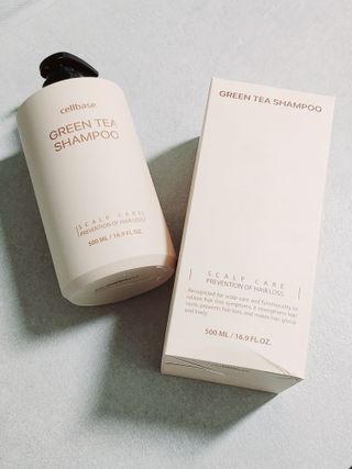 프리마인 더이상 뻣뻣하고 효과없는 탈모샴푸는 NO. 근본부터 케어하는 셀베이스 그린티샴푸(500ml) — 5점을 준 리뷰어가 2023년 5월 올린 사용 사진