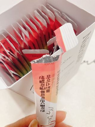 뉴트리미 마이스킨W 센텔라글루타치온C콜라겐 28포 — 3.5점을 준 리뷰어가 2023년 5월 올린 사용 사진