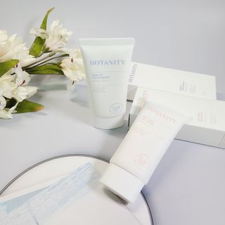 보타니티 촉촉수분자차 아쿠아핏 선 에센스 50ml + 보송톤업자차 징크 선 로션 50ml SPF50+ PA++++ (4/25) — 5점을 준 리뷰어가 2022년 5월 올린 사용 사진
